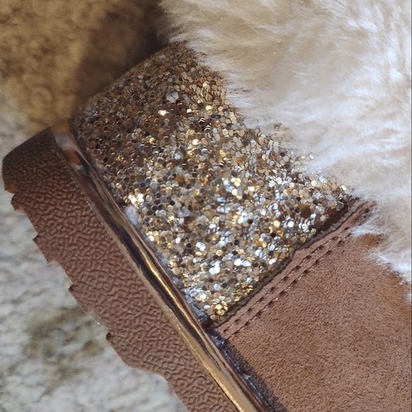 Suede Gold Sparkle fur boots Size 8 - Picture 3 of 11